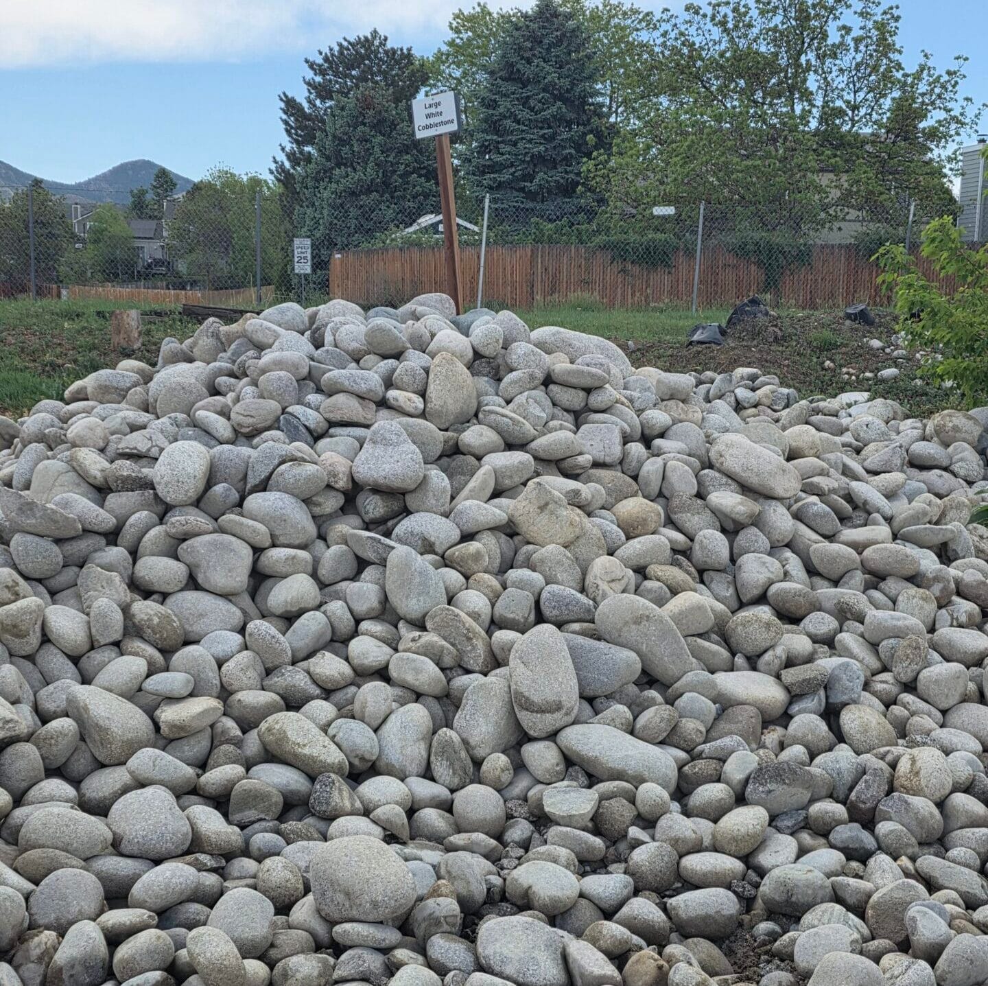 Lg_White_Cobblestone Large White Cobblestone