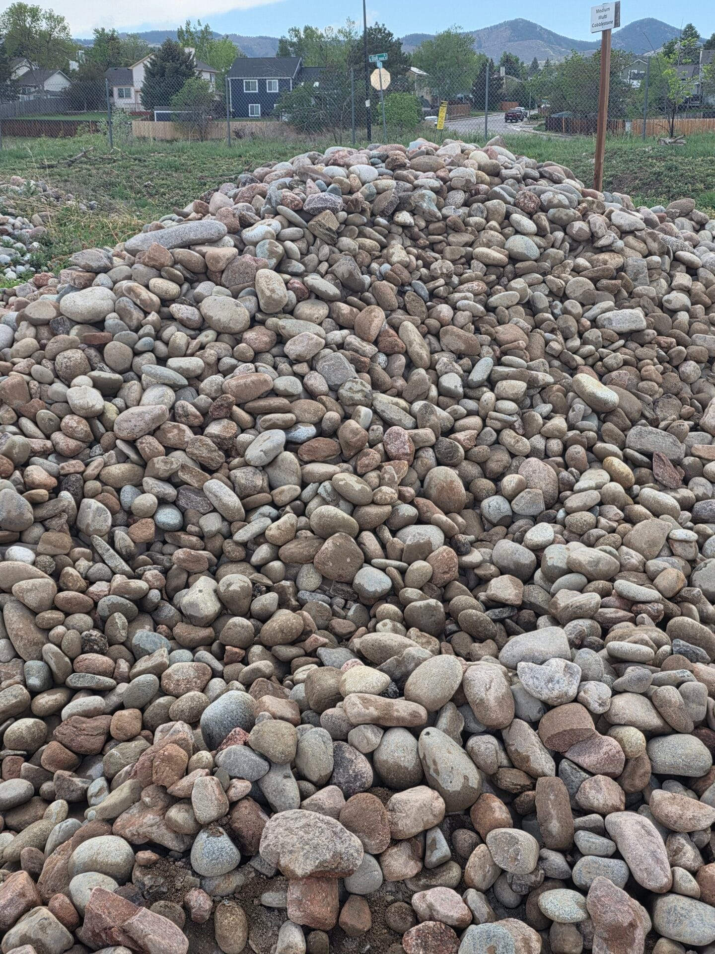 Med_Multi_Cobblestone Medium Multicolored Cobblestone